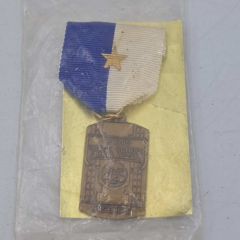 Vintage Illinois Grade School Band Medal Award Ensemble‎ District New In Package